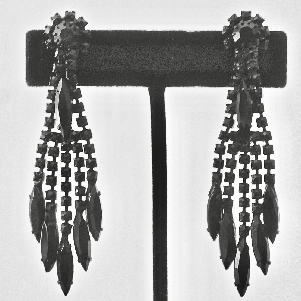 WEISS ALBERT WEISS EARRINGS BLACK JET JAPANED BACK NEW OLD STOCK